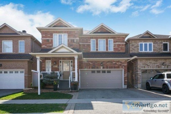 4 Bedroom Detached Home for Sale in Clarke Neighbourhood Milton