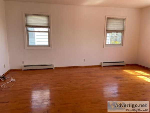 (ID1389380) Cozy and Spacious 2 Bedroom 2nd Floor Rental In Bays