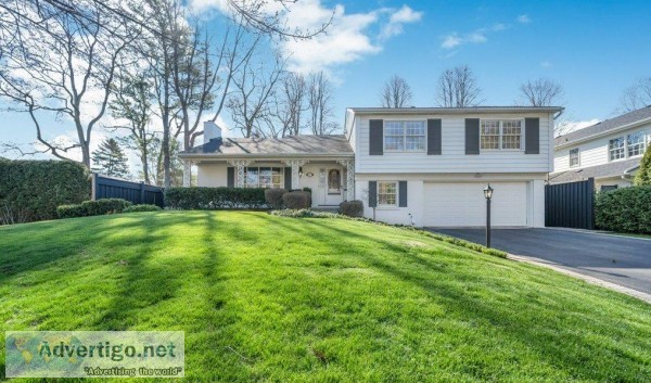 4 Bed Side Split Detached W Over 2500 Sq.Ft. For Sale in Burling