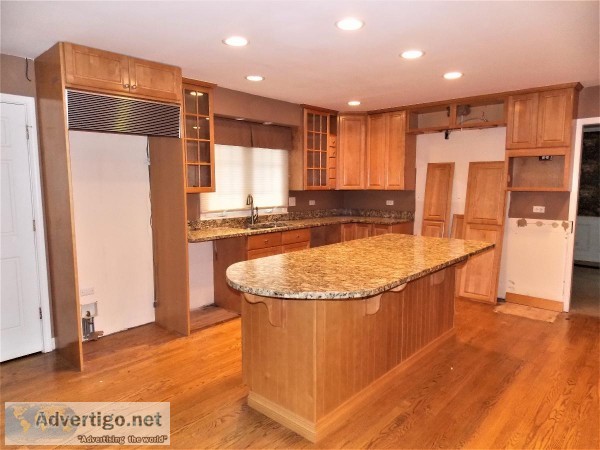 Maple Kitchen With Granite Counters