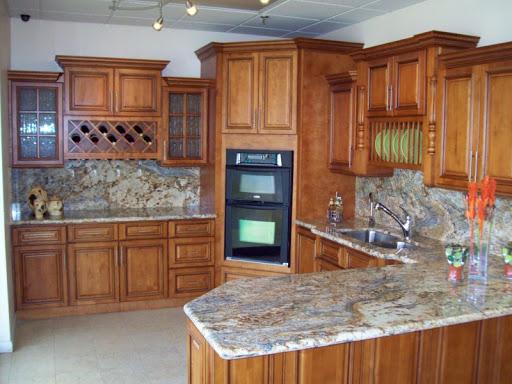 Glazed Maple Cabinets for a Glamorous Kitchen