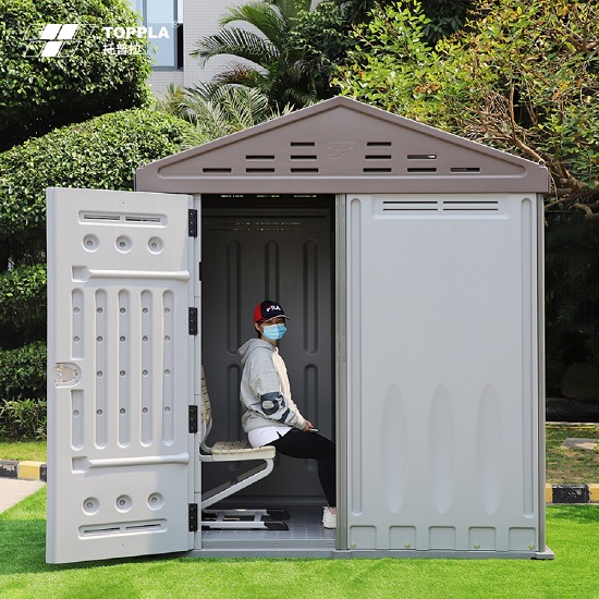 Portable flush toilet