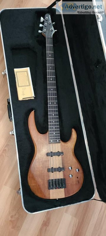 Carvin LB75 5 String Bass with Hardcase