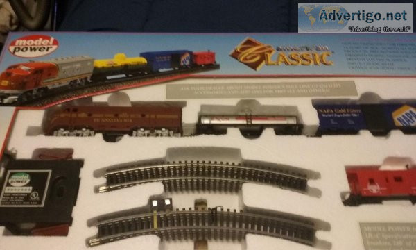 New Model power  1028 HO Rare Pennsylvania Train set