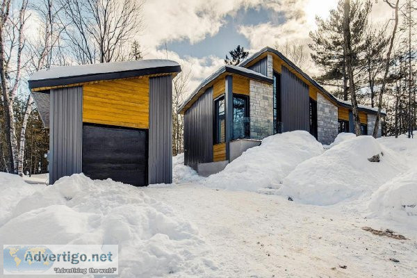 Maison neuve avec acc&egraves au lac dans un domaine privé