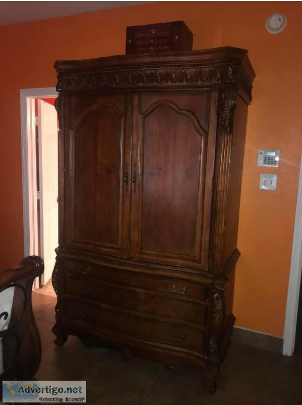 Beautiful Oak Wood King Size Bedrooms on Suite