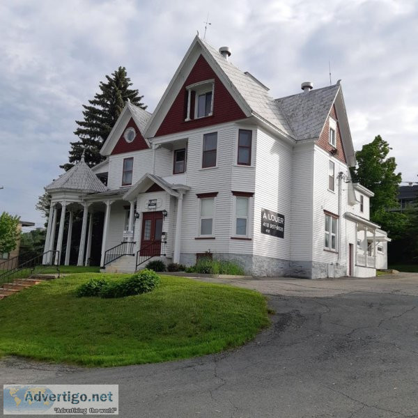 Magnificent ancestral building for sale St-George en Beauce