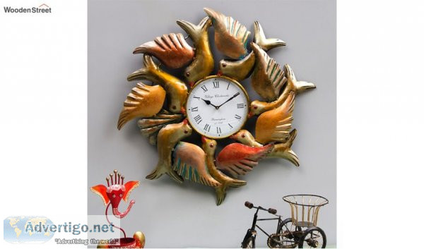 Order online designer clocks at wooden street