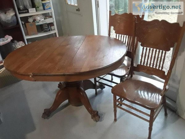 Vintage Clawfoot table with 2 matching chairs