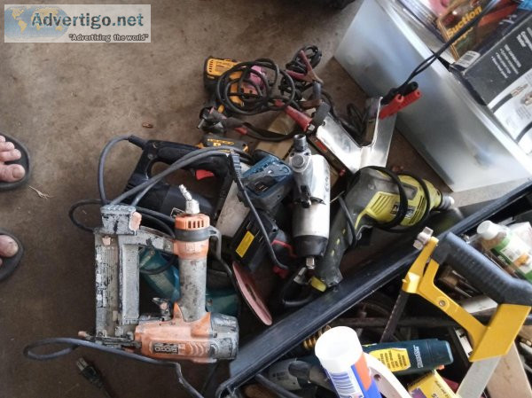 TOOL LOT AIR-PAC COMPRESSOR AND EXTRA STUFF