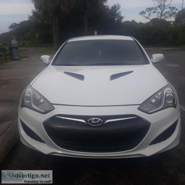 2015 HYUNDAI GENISIS COUPE WHITE LIKE NEW.