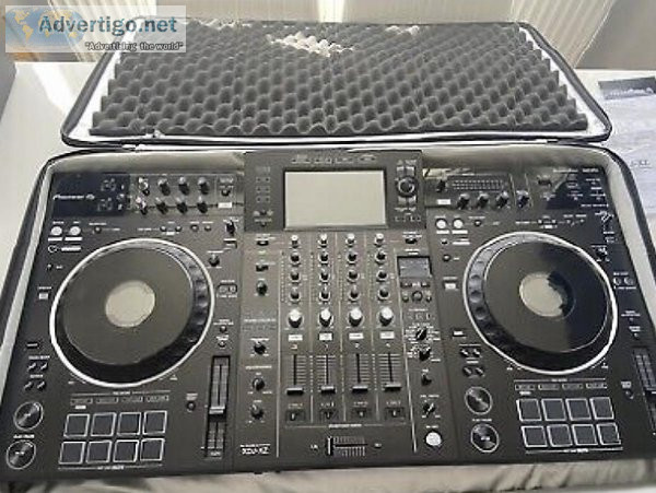 Pioneer XDJ-XZ All In One Controller with Decksaver And Carry Ba