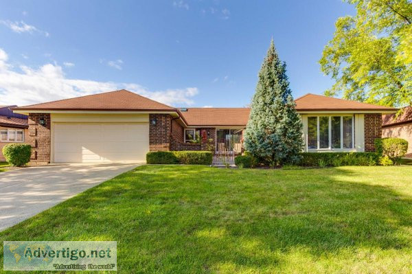 Gorgeous Impeccably Updated Spacious Brick Ranch on Quiet Cul-De