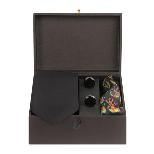 Curate gift hampers for men online