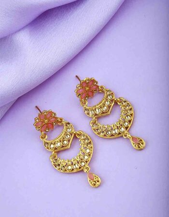 Latest collection of traditional earrings design online at best 