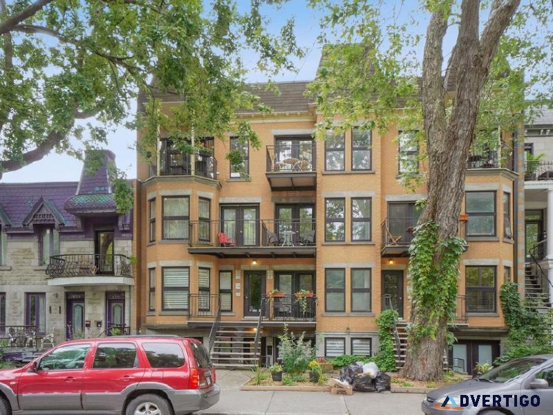 Magnificent condo facing Lafontaine Park Plateau-Mont-Royal