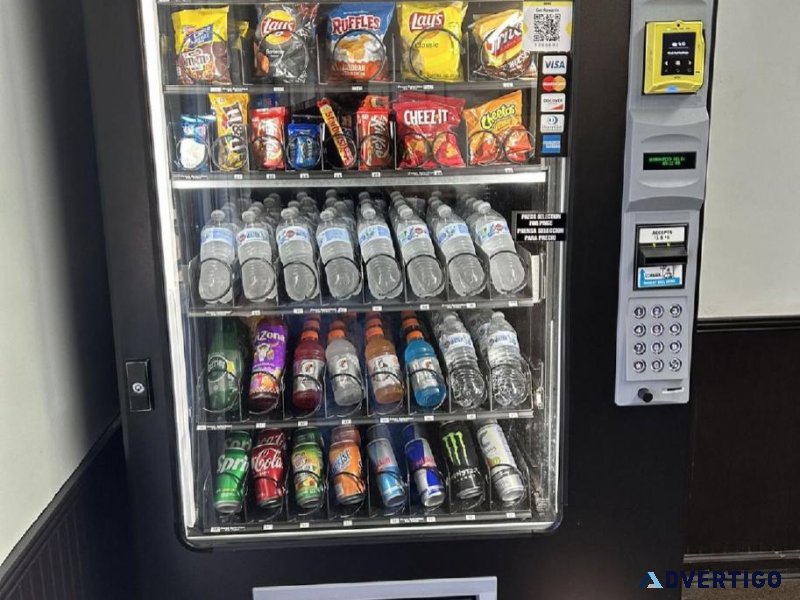 VENDING MACHINE WITH CREDIT CARD READER