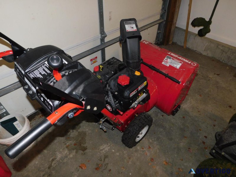 &quotSnow Blower" Troy Bilt Storm 2410