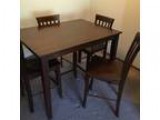 Dining Table w 4 Chairs