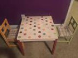 Babystyle kids polka dot play table and 2 chairs (Northeast Cobb