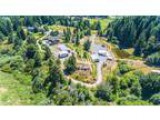 Live and work West Coast style Perfect opportunity in the Cowich