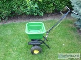 JOHN DEERE LP31340 Push Spreader