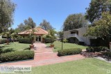 2 beds2 baths