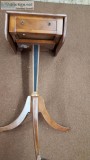 Bombay Company Mahogany Drop Leaf Federal Style Lamp End Table P