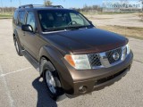 2005 Nissan Pathfinder SE