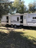 2001  28 ft Keystone hornet camper.