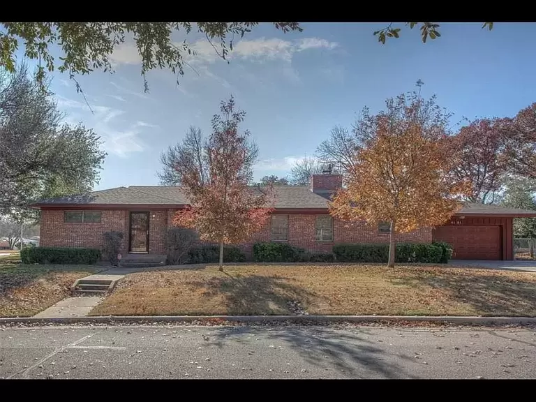 3 beds 2 baths single family home for rent in Fort Worth TX 7610