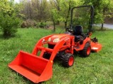 Kubota BX2660 4x4 Tractor WLoader and Mower