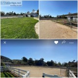 Horse barn for rent