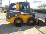 John Deere 318D Skid Steer