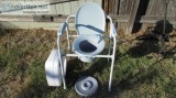 Toilet commode chair