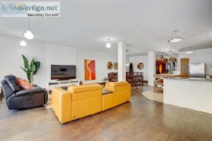 Huge condo more than 90  long MAGNIFICENT  2240 sqft