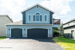 Just Listed 3BR 2.5BA 3CG