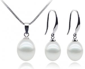 Simple Elegance Pearl Necklace and Earrings Gift Set