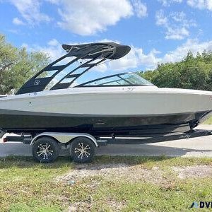 2021 Boat REGAL LS2 WARRANTY UNTIL 2027