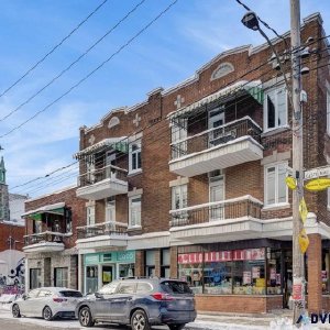 Commercial condo on the ground floor ideal for boutique Villeray