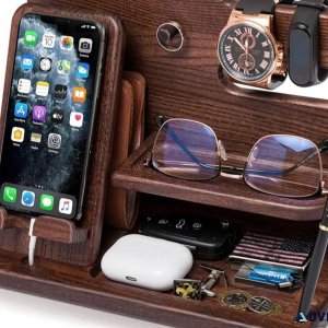 MULTIFUNCTIONAL CHARGING STATION and