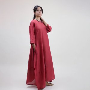 Maroon solid round neck women kaftan dress