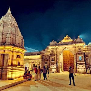 Famous tourist places in varanasi for visitors