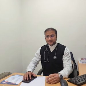 Best cancer doctor in dehradun - dr amit saklani