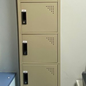 Office locker with 6 sections and keys