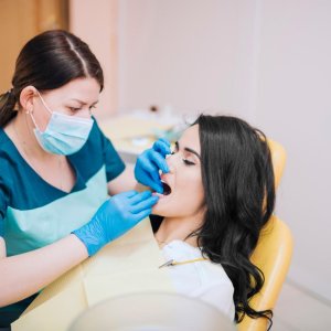 Best cosmetic dentist near you – painless & advanced treatments