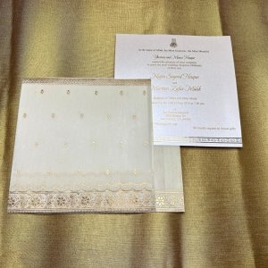 Stunning gold foil invitations | for your dream wedding